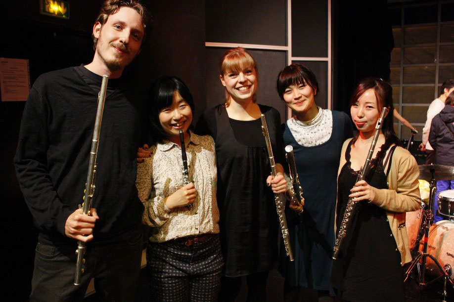 演奏会後、同じ門下の仲間たちと。みんな個性がバラバラ!